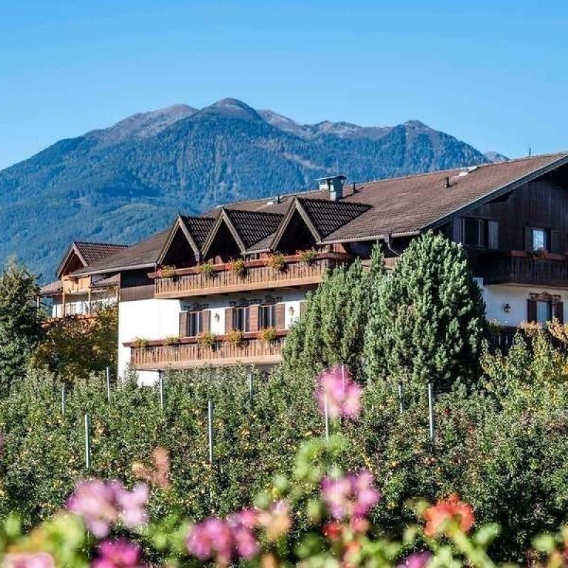 Pension Fischnaller Natz Südtirol Zimmer Frühstück Halbpension Vollpension Freischwimmbad (1)