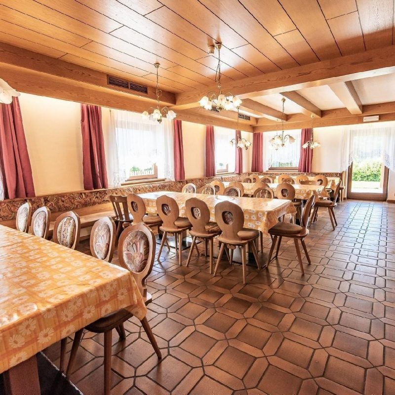 Pension Fischnaller Natz Südtirol Zimmer Frühstück Halbpension Vollpension Freischwimmbad (8)