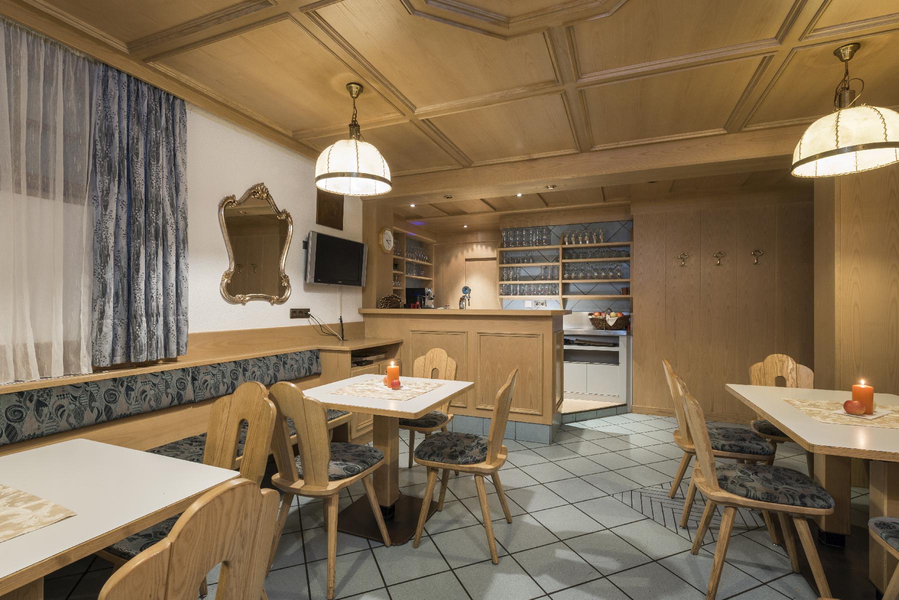 Südtirol Gruppenreisen Fürstenhof Jugendherberge Unterkunft Zimmer Mehrbettzimmer Familien (13)